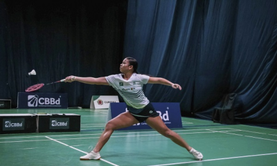 Maria Clara Lima em partida de badminton