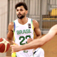 Raulzinho em amistoso de basquete masculino entre Brasil e Polônia