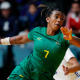 Tamires Moreno executa movimento de ataque com a seleção brasileira de handebol feminino antes dos Jogos Olímpicos de Paris-2024