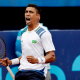 Thiago Monteiro vibra após medalha de bronze que assegurou vaga no tênis nos Jogos Olímpicos de Paris-2024