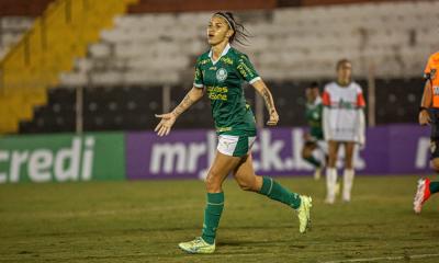 Gaby Santos comemora gol do Palmeiras no jogo contra o Pinda no Paulistão Feminino