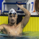 O nadador carioca Daniel Mendes, um dos estreantes que estará na Paralimpíada de Paris-2024, em bloco da piscina do CT Paralímpico após prova (Foto: Ale Cabral/CPB)