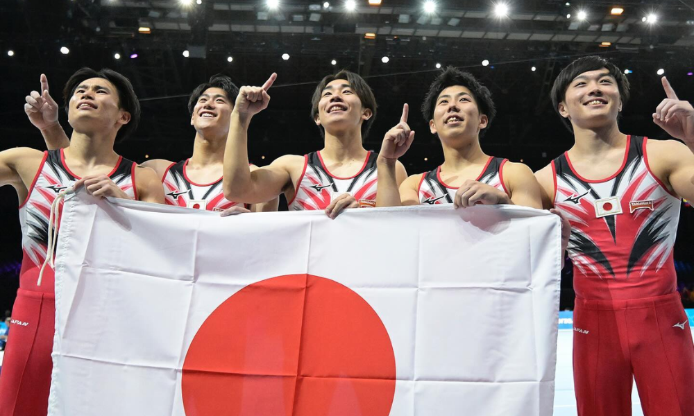 Equipe masculina japonesa de ginástica artística