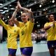 Jogadoras do Brasil comemoram a vitória sobre a Hungria no handebol feminino dos Jogos Olímpicos de Paris-2024