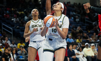 Kamilla Cardoso arremessando durante duelo do Chicago Sky contra o Atlanta Dream na WNBA, com novo duplo-duplo