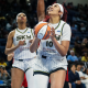 Kamilla Cardoso arremessando durante duelo do Chicago Sky contra o Atlanta Dream na WNBA, com novo duplo-duplo