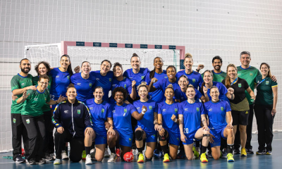 Jogadoras da Seleção Brasileira de handebol feminino (Leoas) em Paris