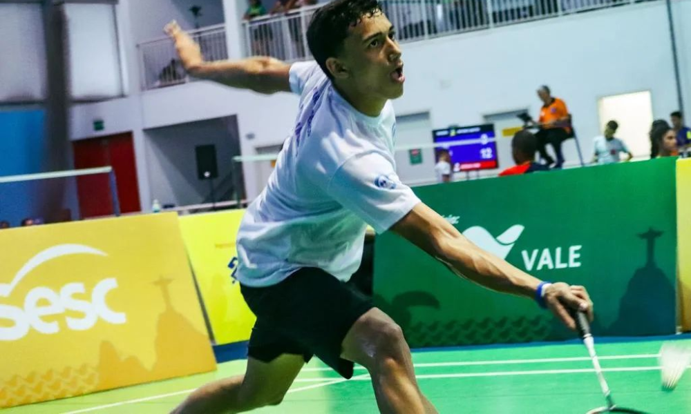 Hiarley Santana, do Brasil, no Pan-Americano Júnior de badminton