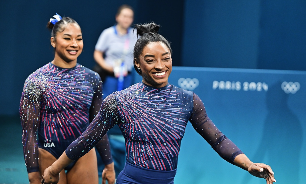 Simone Biles no treino de pódio da ginástica artística nos Jogos Olímpicos de Paris-2024