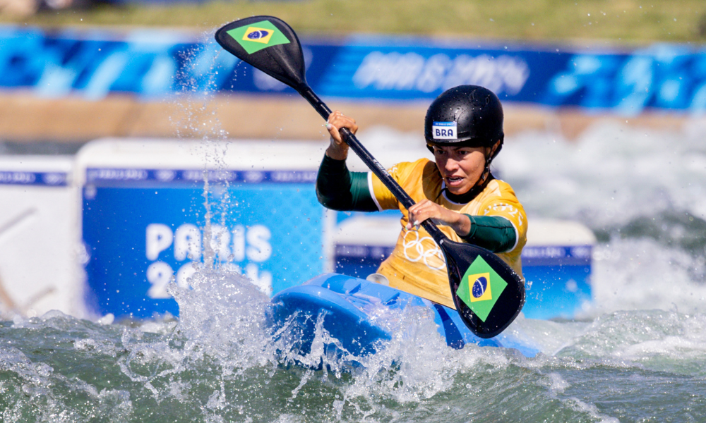 Ana Sátila em ação na canoagem slalom dos Jogos Olímpicos de Paris-2024