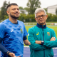 Petrúcio Ferreira na pista de atletismo em Troyes, ao lado do seu técnico Pedro Almeida (Foto: Alessandra Cabral/CPB)