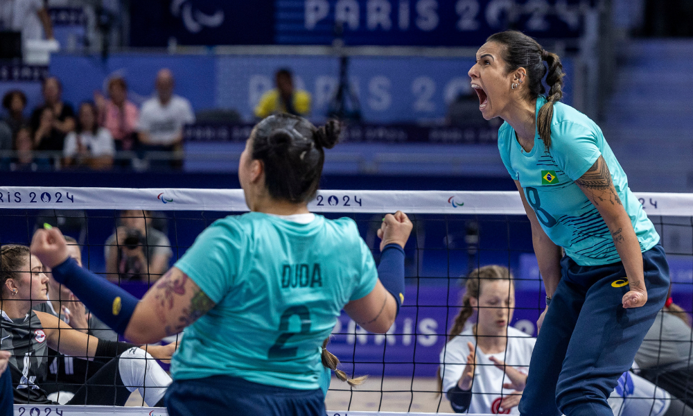 Brasil e Canadá no vôlei sentado feminino dos Jogos Paralímpicos deParis-2024