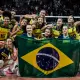 Fofinhas do Brasil comemoram mais uma vitória no Mundial sub-17 de vôlei feminino, agora contra o Canadá