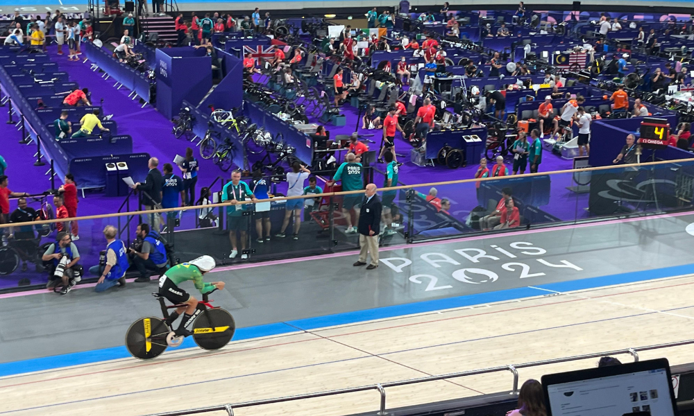 Carlos Alberto Soares no ciclismo pista dos Jogos Paralímpicos de Paris-2024