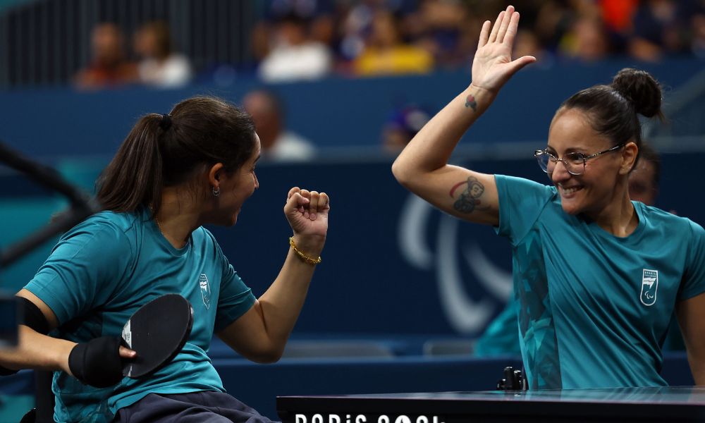 Cátia Oliveira e Joyce Oliveira conqusitaram a medalha de bronze no tênis de mesa dos Jogos Paralímpicos de Paris-2024