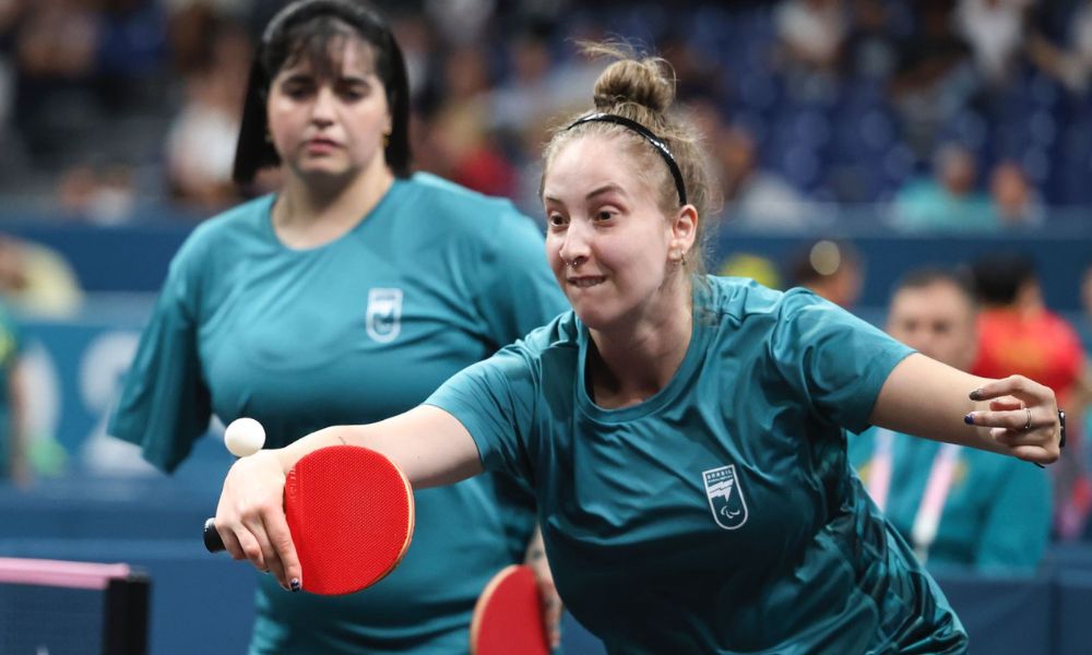 Danielle Rauen e Bruna Alexandre garantem medalha no tênis de mesa dos Jogos Paralímpicos de Paris-2024