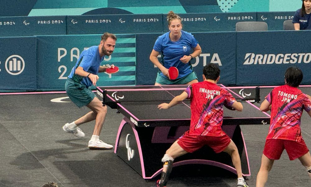 Danielle Rauen e Luiz Manara contra japoneses no torneio de duplas mistas do tênis de mesa dos Jogos Paralímpicos de Paris-2024