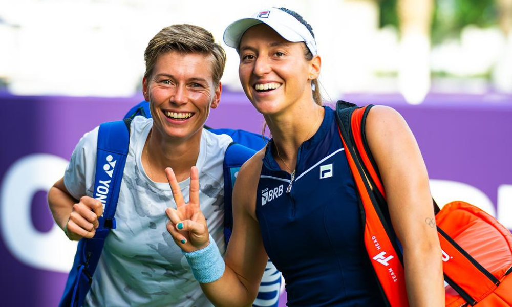 Luisa Stefani e a holandesa Demi Schuurs, parceiras para a disputa do US Open (Foto: Jimmie48)