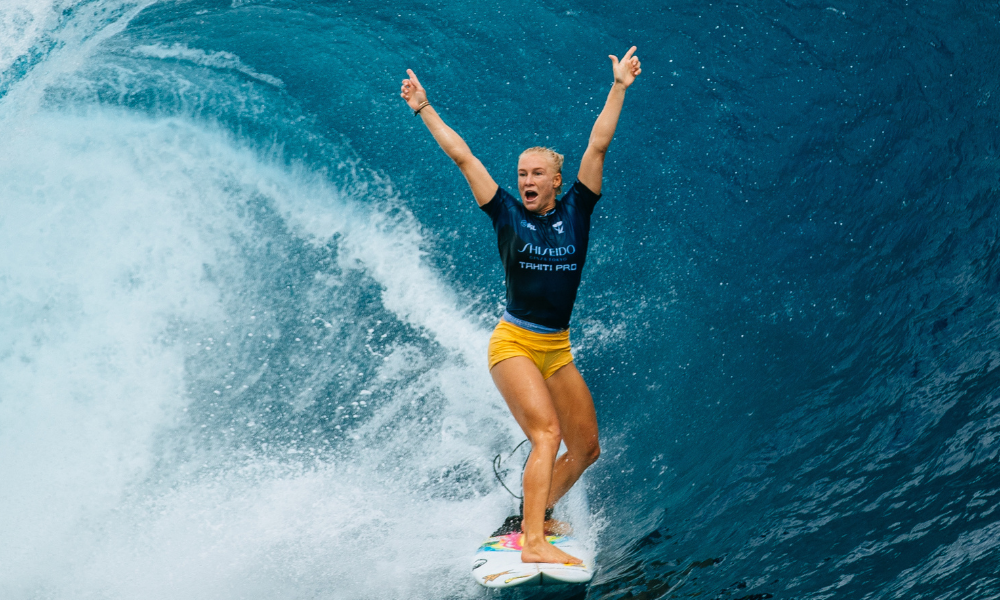 Tatiana Weston-Webb em ação na etapa do Taiti do Circuito Mundial (Ed Sloane/World Surf League)