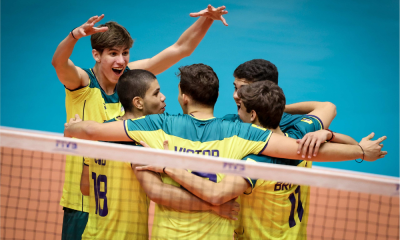 Seleção brasileira masculina de vôlei em ação no Mundial Sub-17 (Foto: Volleyball World)