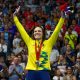 Carol Santiago com a medalha de ouro nos Jogos Paralímpicos de Paris-2024 (Foto: Silvio Avila/CPB)