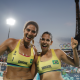 Ana Patrícia e Duda posando após vitória nos Jogos Olímpicos de Paris-2024 vôlei de praia semifinal quartas de final (Luiza Moraes/COB)