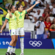 Comemoração das jogadoras do Brasil na vitória sobre a Espanha pelos Jogos Olímpicos de Paris-2024 (Gaspar Nóbrega/COB)