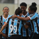 Jogadoras do Grêmio futebol feminino comemoram vitória sobre Real Brasília no Brasileirão