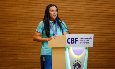 MARTA, SELEÇÃO BRASILEIRA DE FUTEBOL FEMININO, NA SEDE DA CBF