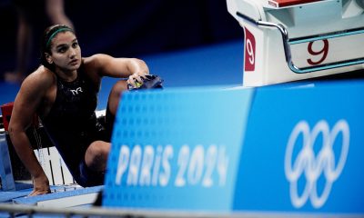 Na imagem, Mafê Costa saindo da piscina após mais uma prova em Paris.