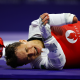 Nathan Torquato caído no chão após lesão na semifinal do taekwondo nos Jogos Paralímpicos de Paris-2024