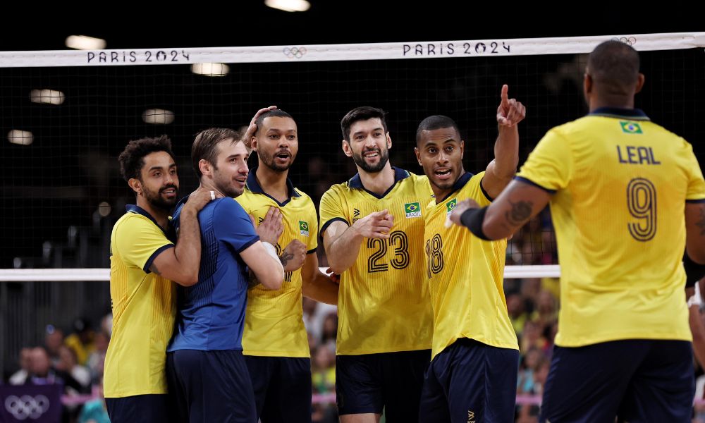 Quem o Brasil vai enfrentar nas quartas de final do vôlei masculino?