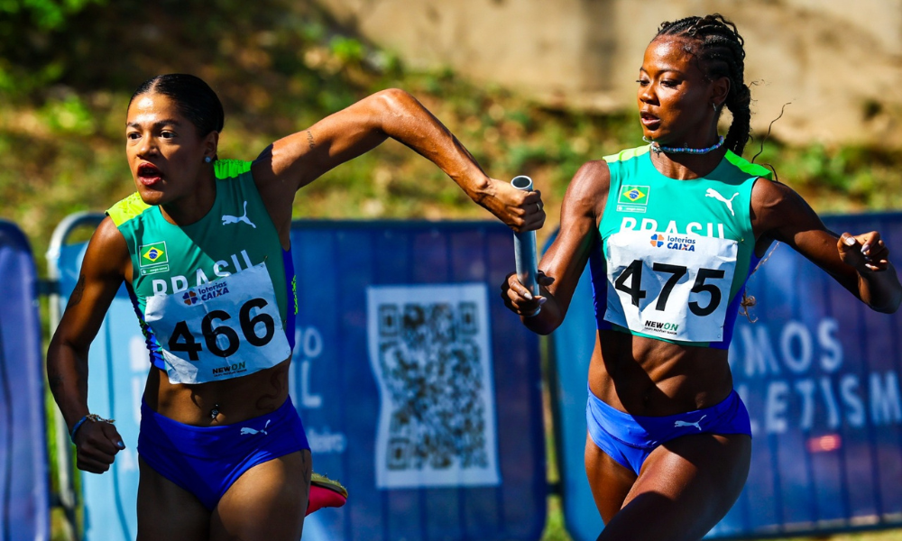 Ana Carolina Azevedo e Gabriela Mourão no revezamento 4x100m feminino