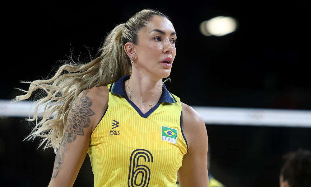 Thaisa em ação nos Jogos Olímpicos de PARIS-2024, com a seleção brasileira de vôlei feminino