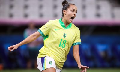 Gabi Portilho comemorando o segundo gol do Brasil contra a Espanha (Gaspar Nóbrega/COB)