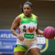 Ineidis Casanova conduz a bola no jogo entre Unimed Campinas e Ourinhos no Paulista de basquete feminino