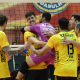 Jogadores do Vedacit Guarulhos comemoram vitória no Campeonato Paulista de vôlei masculino