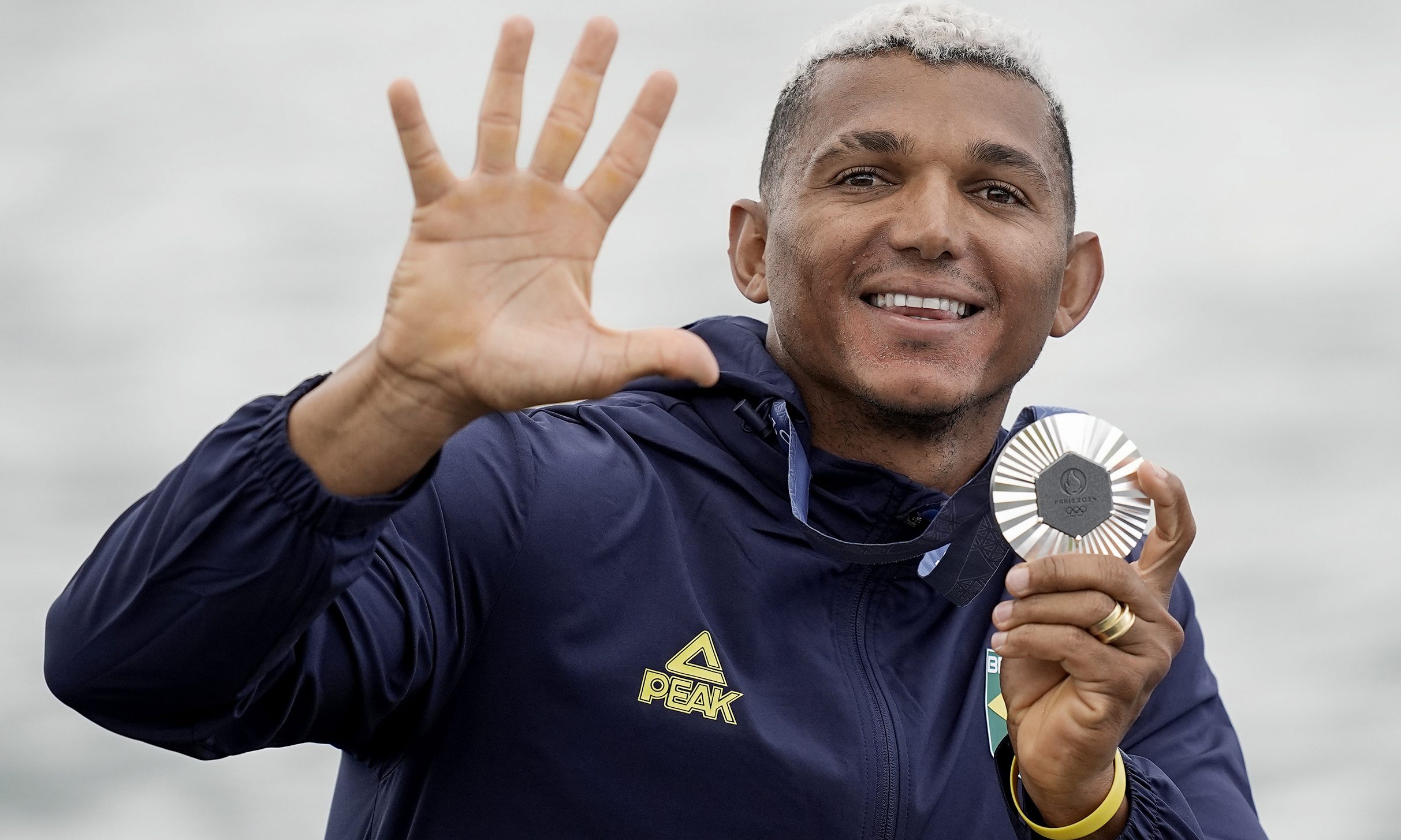 Isaquias Queiroz canoagem velocidade paris 2024 jogos olímpicos olimpíada ouro prata bronze medalha pódio