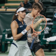 Luisa Stefani e Demi Schuurs durante partida do WTA 1000 de Cincinnati