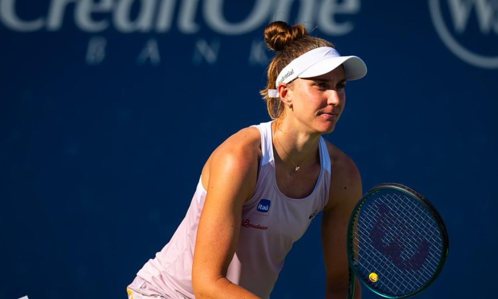 Bia Haddad Maia durante partida do WTA 1000 de Pequim