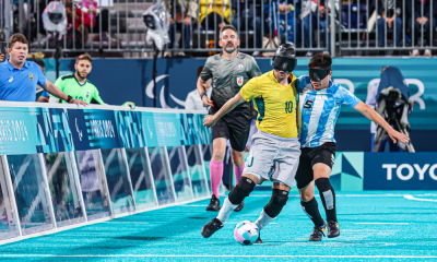 Ricardinho durante duelo entre Brasil e Argentina na semifinal do futebol de cegos em paris-2024