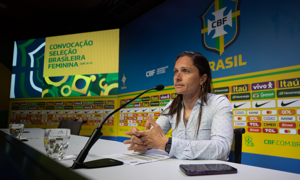 Treinadora Simone Jatobá, comandante da seleção brasileira feminina Sub-17 (Thais Magalhães/CBF)