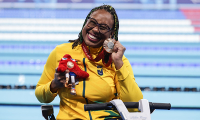 Lídia Cruz com a medalha de bronze nos Jogos Paralímpicos de Paris-2024 (Alexandre Schneider/CPB)