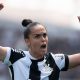 Gabi Portilho comemora a conquista do sexto título do Corinthians no Campeonato Brasileiro de futebol feminino