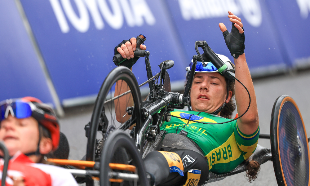 Jady Malavazzi, que disputou o Mundial, integrou o revezamento misto de handbike brasileiro no ciclismo dos Jogos Paralímpicos de Paris-2024