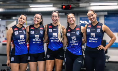 Jogadoras do Minas em treinamento para a estreia na temporada do vôlei feminino