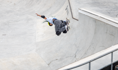 Raicca Ventura fazendo manobra no Mundial de skate park; ela teve melhor nota das quartas e avançou junto com Yndiara Asp e Fernanda Tonissi