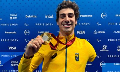 Talisson Glock com a medalha de ouro dos 400 m livre S6 dos Jogos Olímpicos de Paris-2024