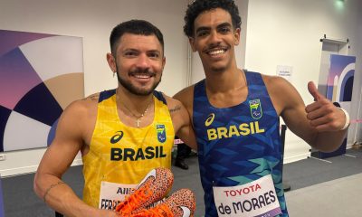 Petrúcio Ferreira e Thomaz Moraes após a semifinal dos 400m nos Jogos Paralímpicos de Paris - Foto: Pedro Suaide