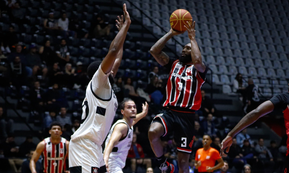 Bennett marcado por Victão em duelo entre Corinthians e São Paulo pelo NBB